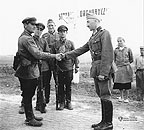 Spotkanie Sowietów i Niemców pomiędzy Drohobyczem i Stryjem we wrześniu 1939. Zdjęcie przesłane przez Aleksandra P. ze Lwowa.