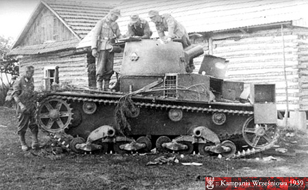 Polski Vickers, oglądany przez żołnierzy niemieckich w 1939