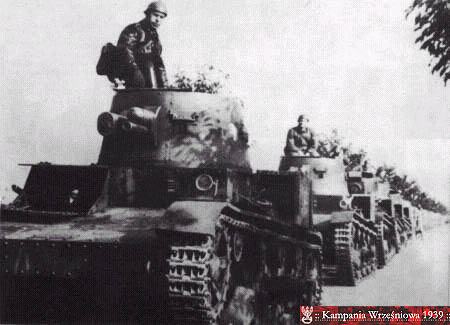 Pluton Vickersów - zdjęcie prawdopodobnie z manewrów przed zajęciem Zaolzia, 1938. Pluton czołgów w 1939 wyglądał tak samo.