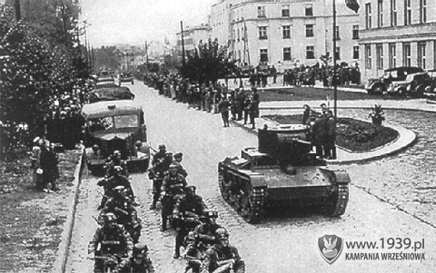 29 brygada podczas defilady w Brzeciu nad Bugiem we wrzeniu 1939 roku.